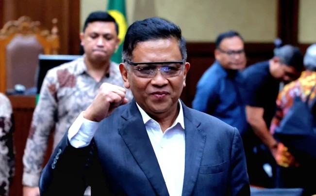 Sekjen PDIP Hasto Kristiyanto saat menjalani persidangan. [Instagram @jhonsitorus]